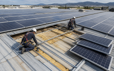 ¿Qué pasa si la cubierta necesita una reparación durante el alquiler de placas solares?